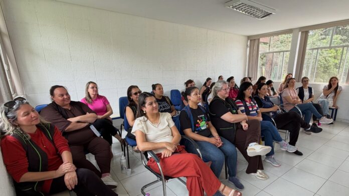 Professores de São José dos Pinhais ganham encontros mensais sobre saúde mental
