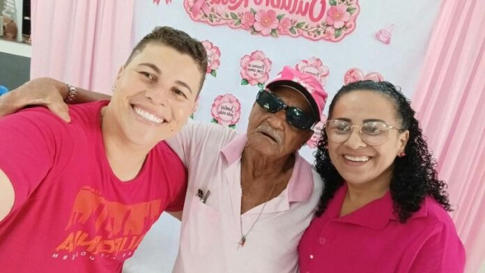 Espaço Feliz celebra Outubro Rosa com baile para idosos em Guaíra