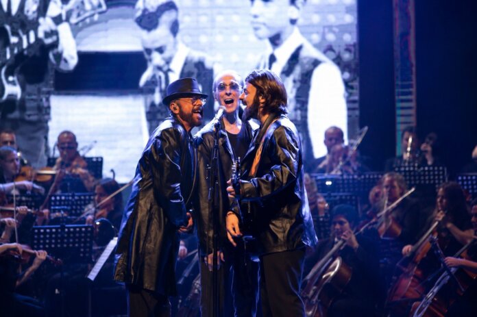Bee Gees Symphonic chega a Curitiba em 22 de novembro com orquestra ao vivo